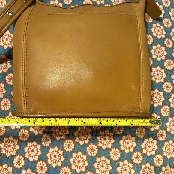 Vintage Coach Medium Slim Duffle Sac - 9816, tan - Picture 5 of 16